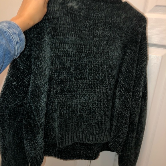 Cropped Sweater - Picture 2 of 2